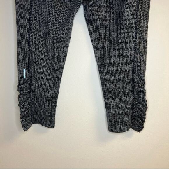 Mondetta Chevron Cropped Leggings Size Large - Picture 5 of 10